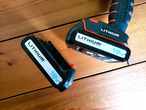 取り回しの良さを優先するなら、コードレスの充電式がおすすめ